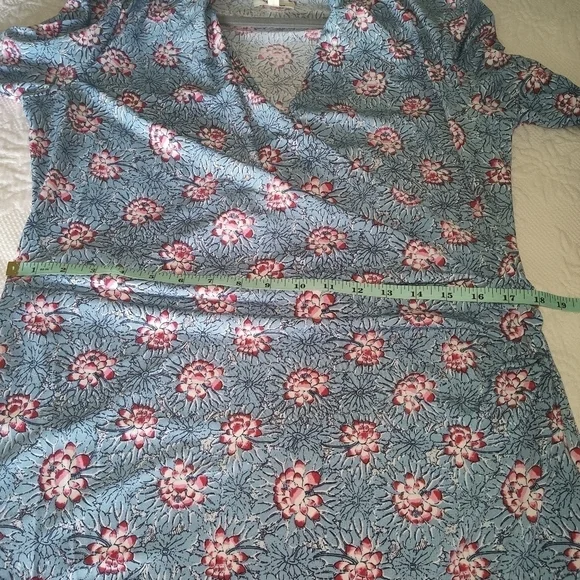 Max Studio Knee Length Wrap Blue Floral Dress Size XL - Picture 6 of 9